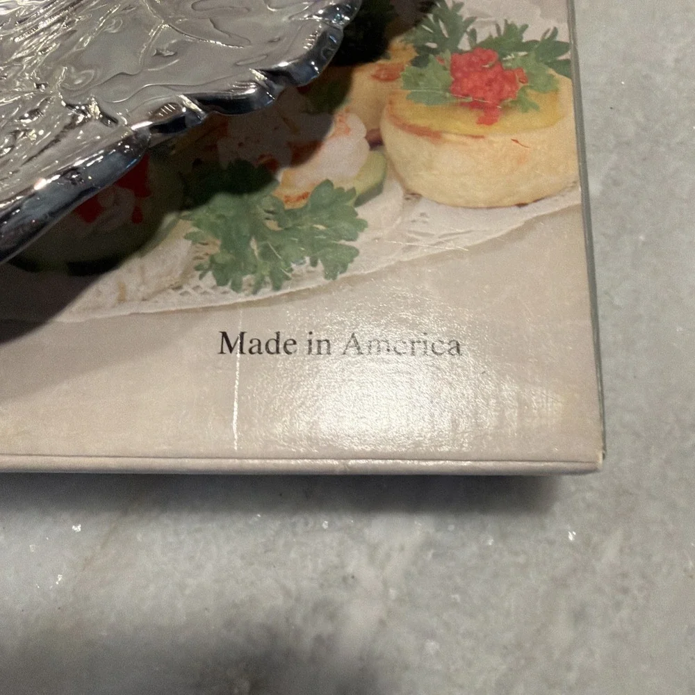 VINTAGE Oneida Silver-plated Sandwich Tray Leaf Pattern Asymmetric Rim In Box